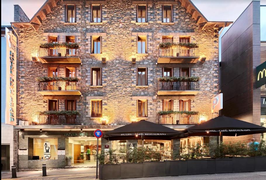 Hotel De L'Isard *** · Andorra la Vella, Andorra la Vella, Andorra | Alojamiento motero — Kando Riders
