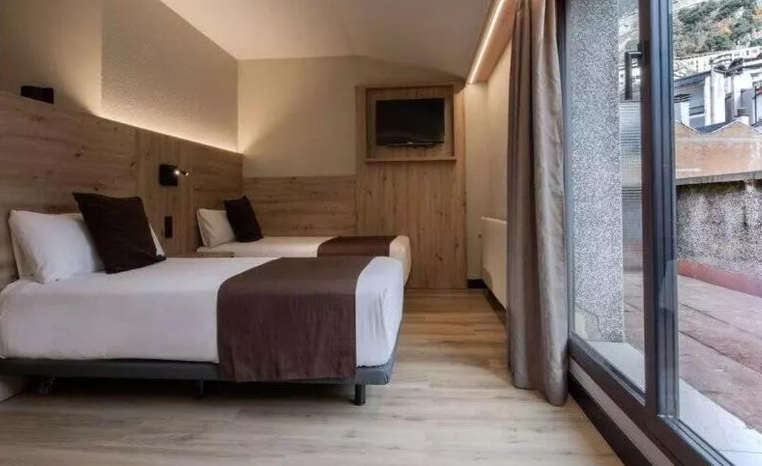 Aparthotel Comtes d'Urgell by Nexta *** · Escaldes-Engordany, Escaldes-Engordany, Andorra | Alojamiento motero — Kando Riders
