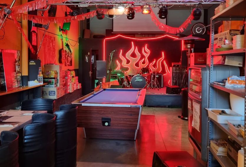 Hollister Rockabilly & Biker · Cubelles, Cataluña, España | Bar motero — Kando Riders