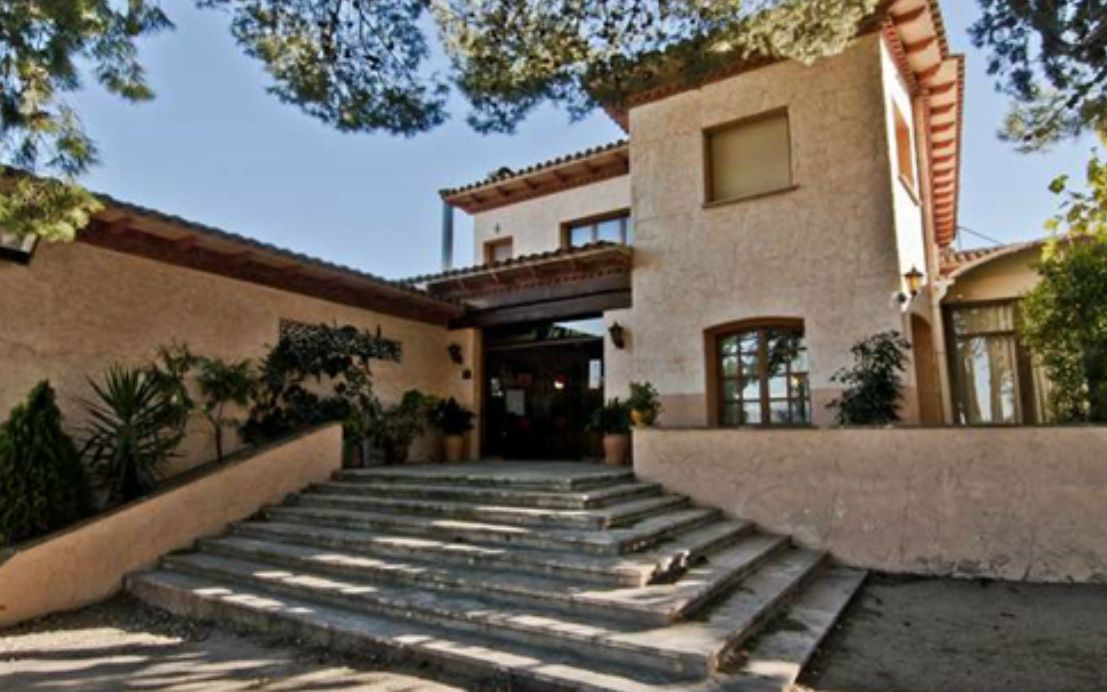 La Casona de Clariana · Castellet i la Gornal, Cataluña, España | Bar motero — Kando Riders