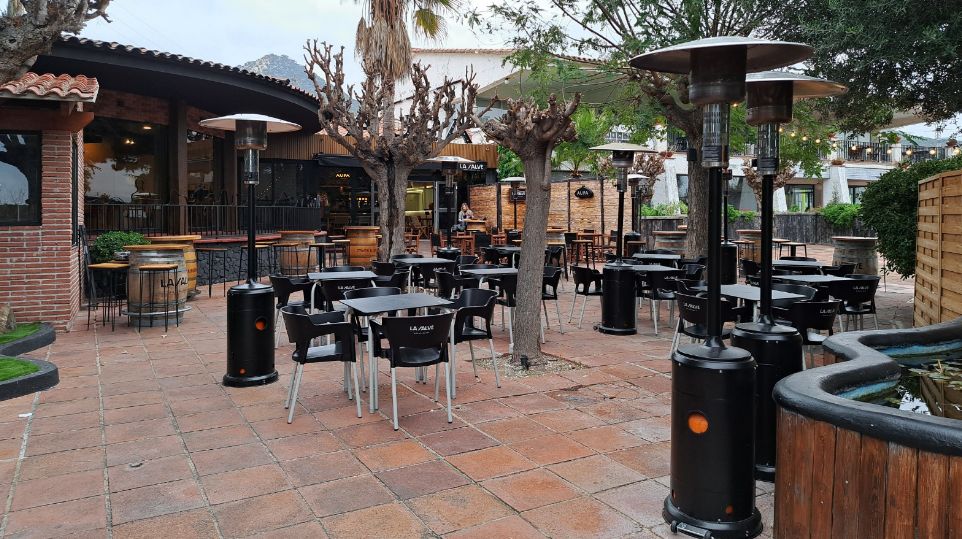 AUPA Restaurante Asador · Cabrera de Mar, Cataluña, España | Bar motero — Kando Riders
