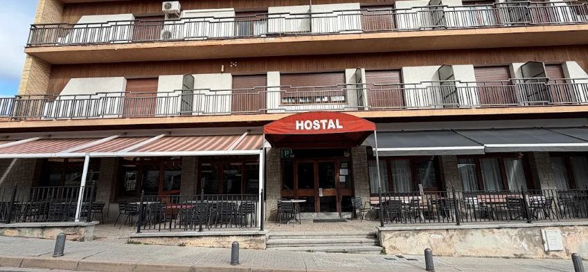 Hostal d'Oló - Restaurant · Santa Maria d'Oló, Cataluña, España | Bar motero — Kando Riders
