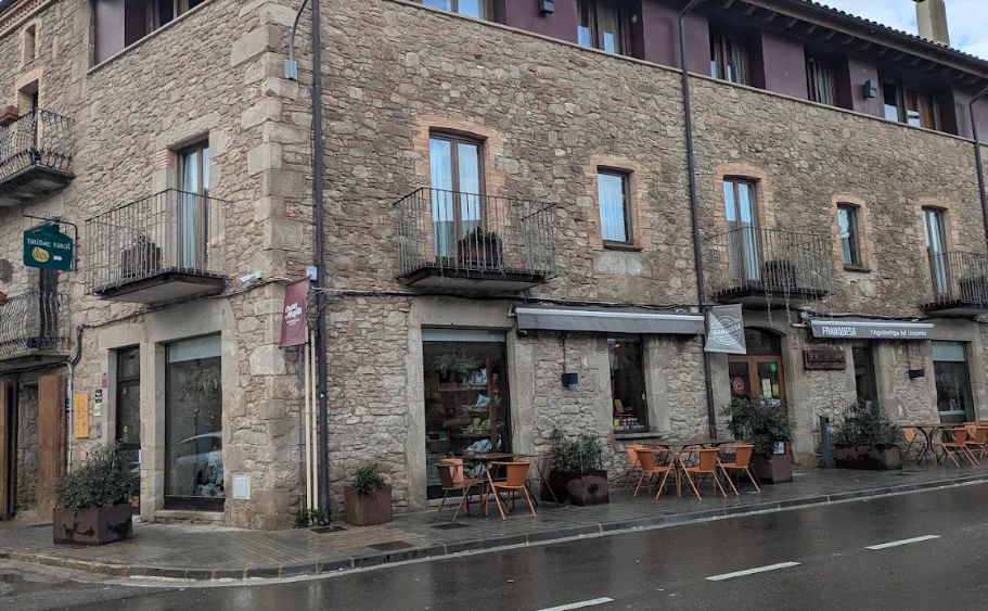Casa Pensiro · Perafita, Cataluña, España | Bar motero — Kando Riders