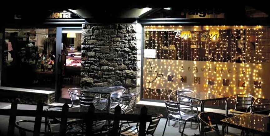 Cansaladeria Bar Falgàs · La Pobla de Lillet, Cataluña, España | Bar motero — Kando Riders