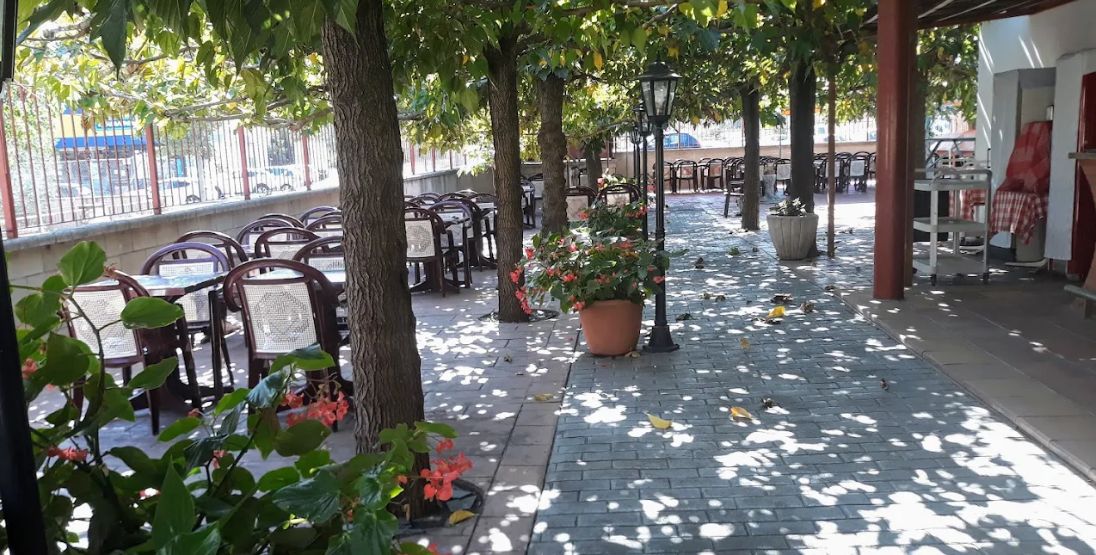 Hostal Bonaterra · Maçanet de la Selva, Cataluña, España | Bar motero — Kando Riders