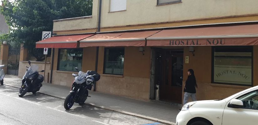 Hostal Nou · La Bisbal d'Empordà, Cataluña, España | Bar motero — Kando Riders
