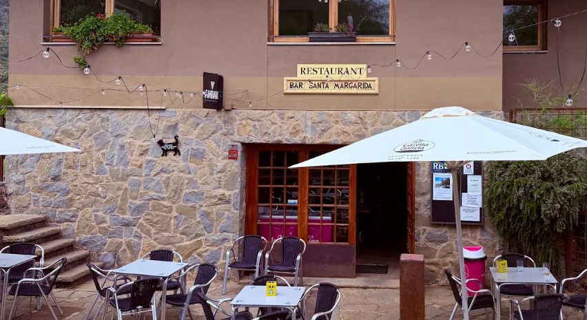 Restaurant Santa Margarida · Santa Pau, Cataluña, España | Bar motero — Kando Riders