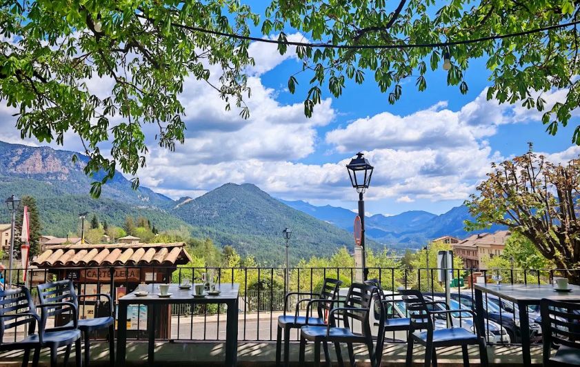 El Jardí · Sant Llorenç de Morunys, Cataluña, España | Bar motero — Kando Riders