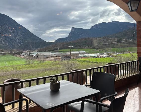 Restaurant Tahussà · Coll de Nargó, Cataluña, España | Bar motero — Kando Riders