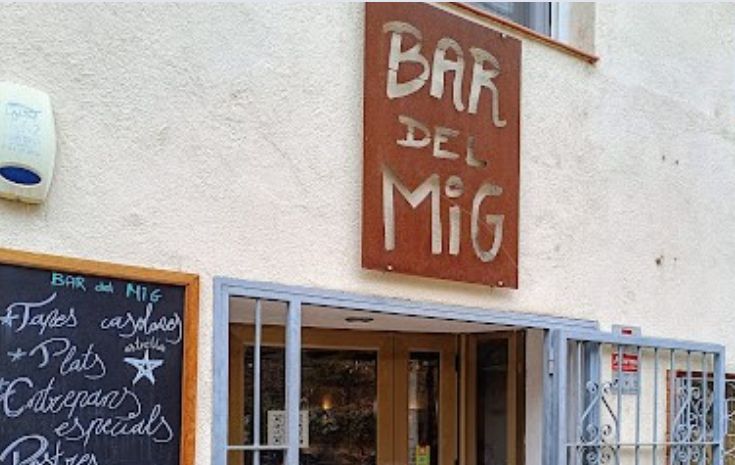 Bar del Mig · Santes Creus (Aiguamúrcia), Cataluña, España | Bar motero — Kando Riders