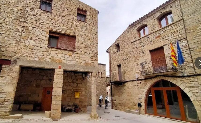 Cafè de Conesa · Conesa, Cataluña, España | Bar motero — Kando Riders