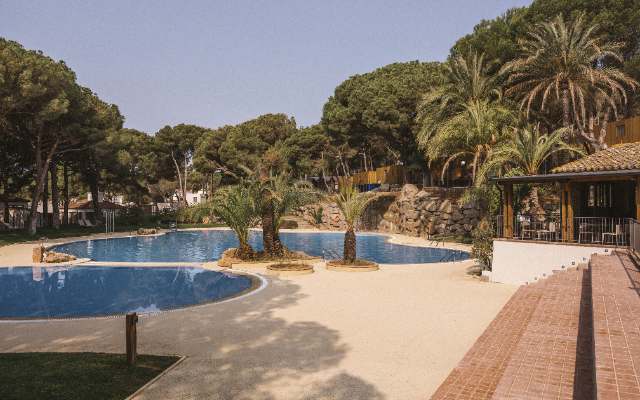 wecamp Cala Montgó · L'Escala, Girona, España | Alojamiento motero — Kando Riders