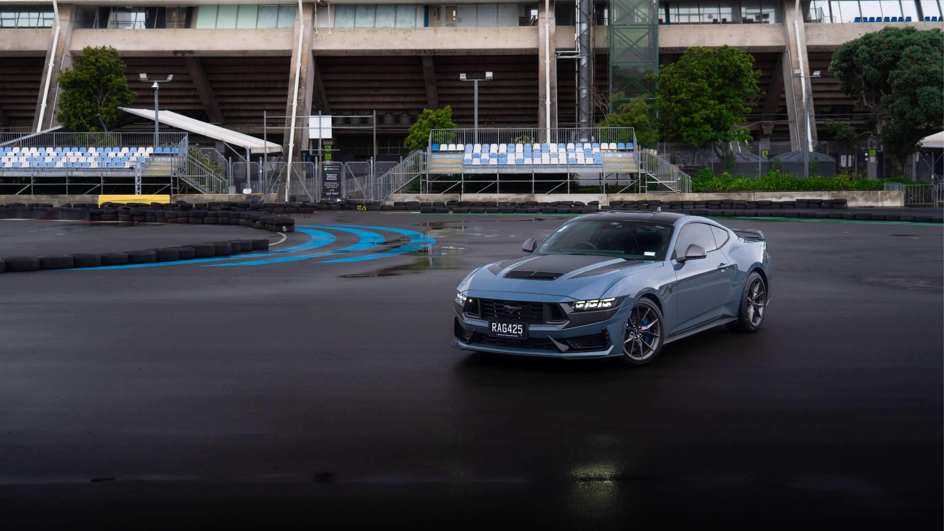 Mustang Dark Horse - Image 8
