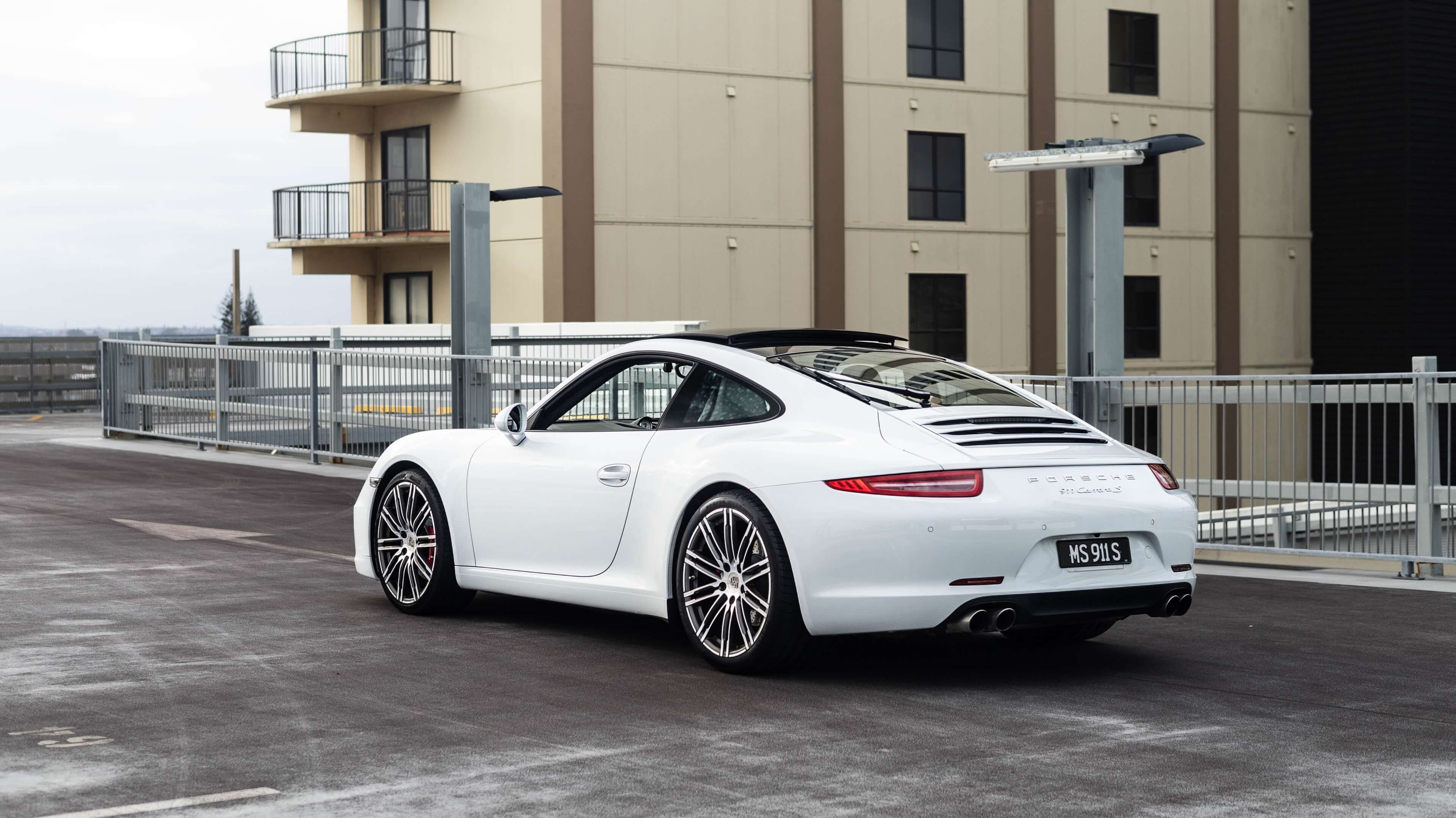 Porsche 911 Carrera S - Image 2