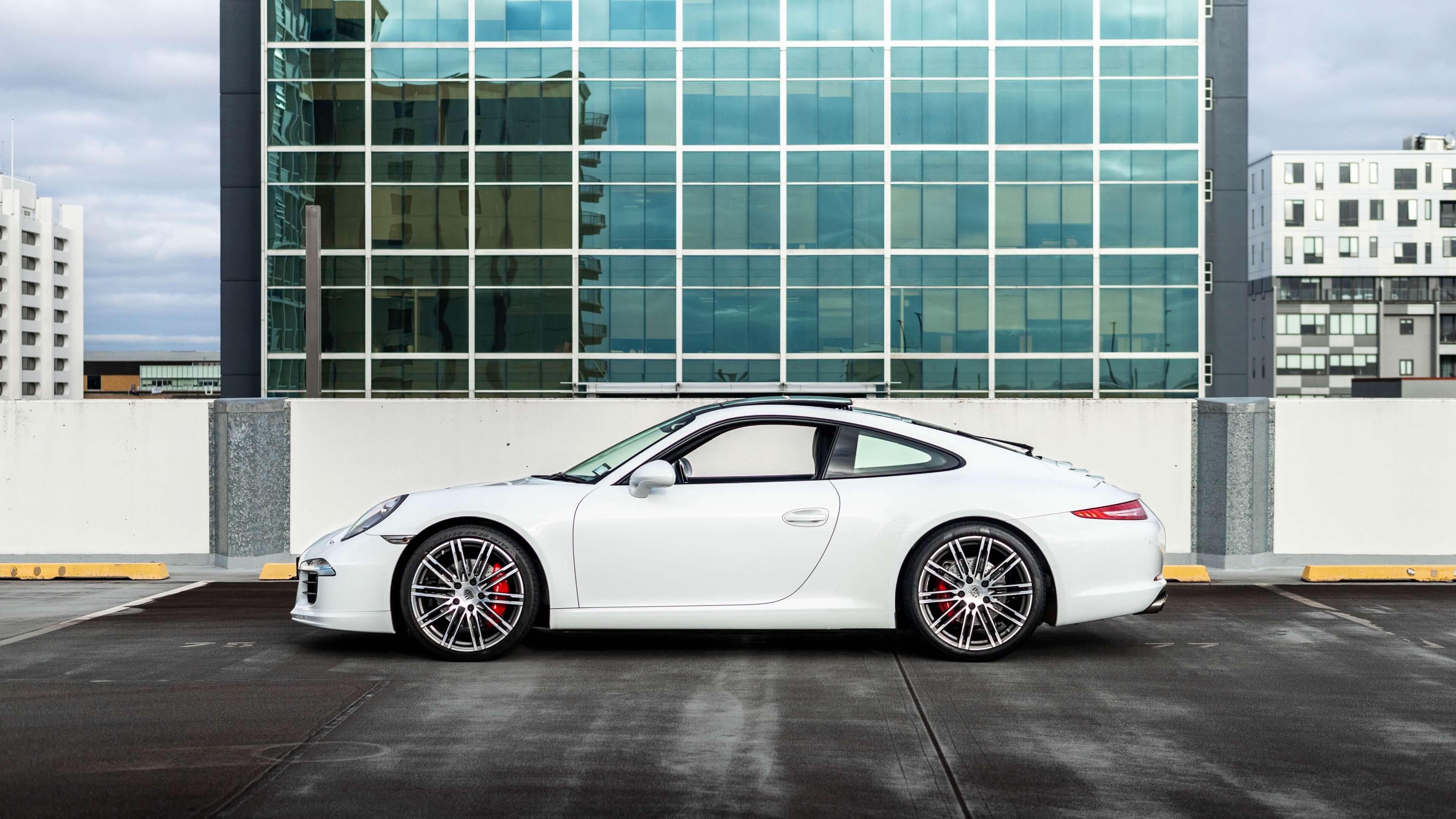 Porsche 911 Carrera S - Image 4