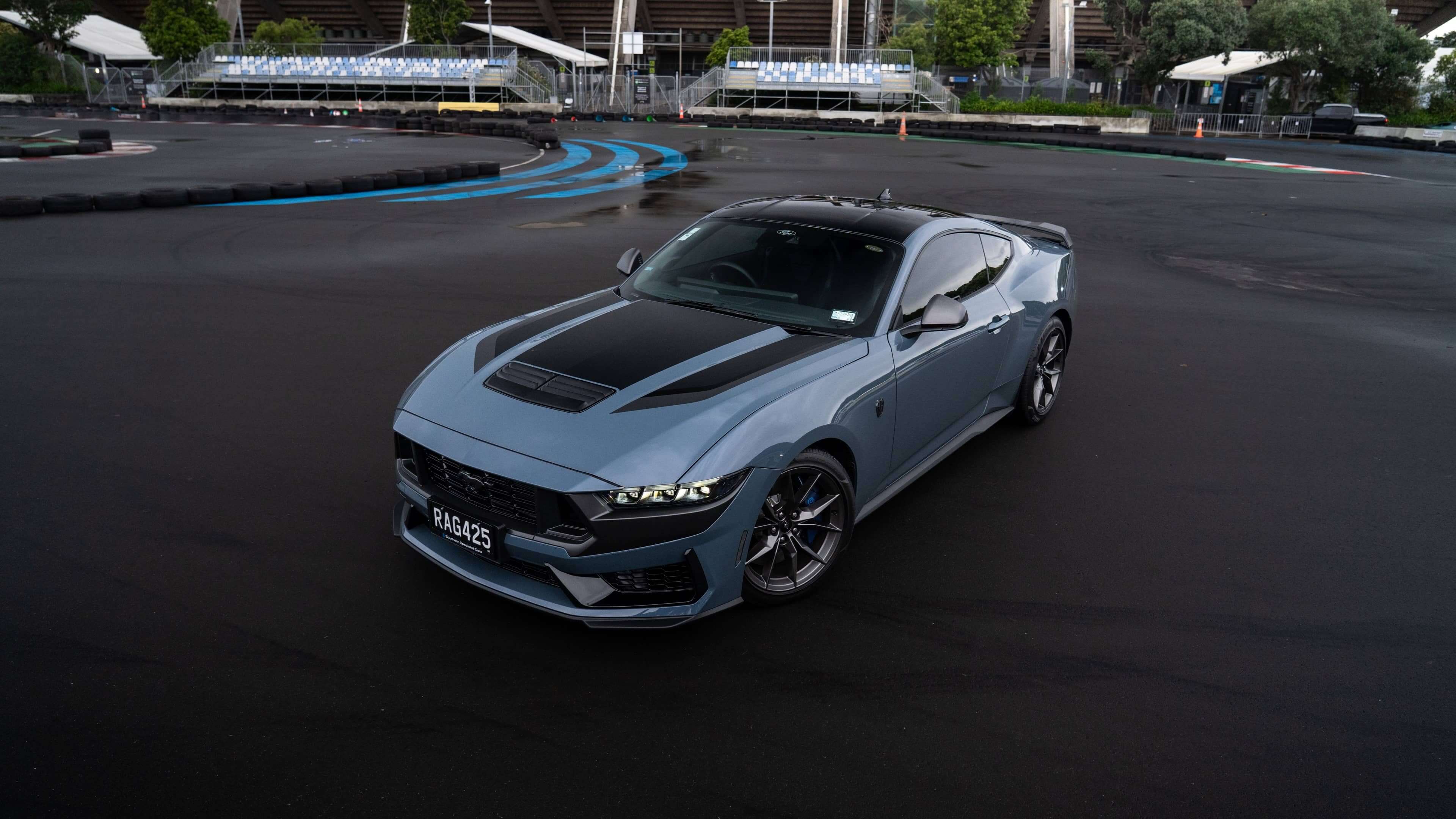 Mustang Dark Horse - Image 3