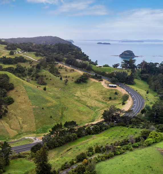Waiwera coastal roads on a scenic day trip from Auckland