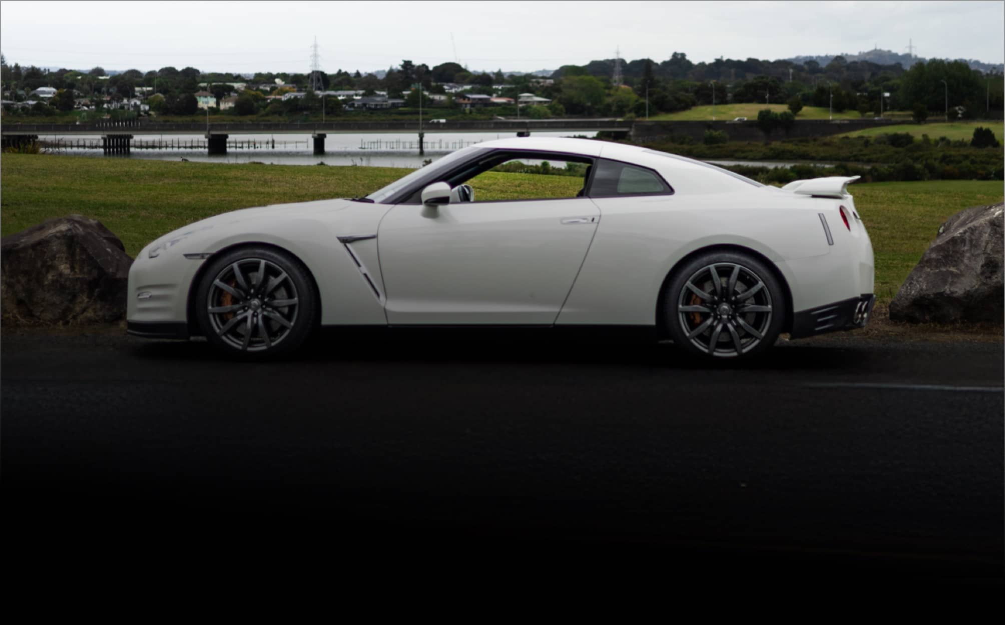 Nissan GTR R35 - Auckland rental