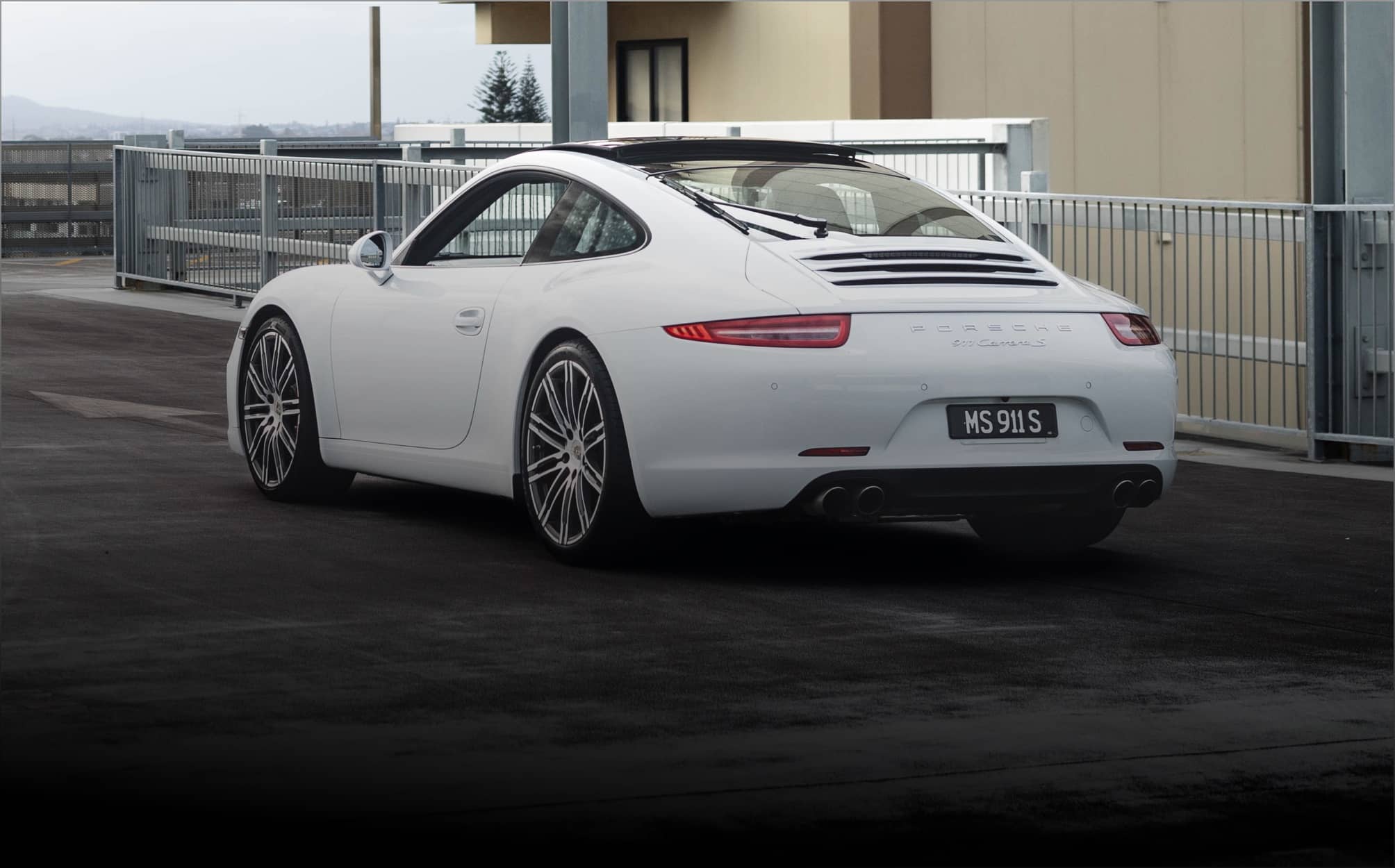 Porsche 911 Carrera S - Auckland rental
