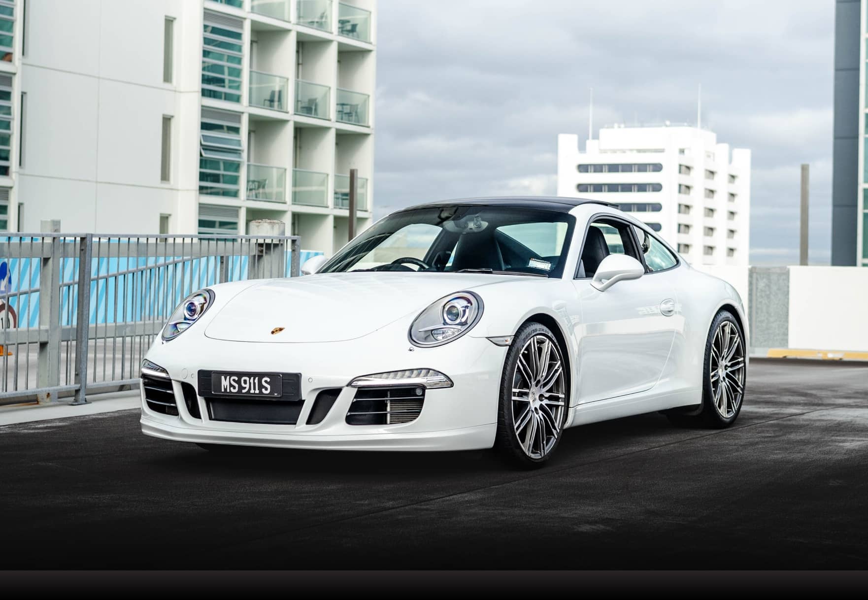 Porsche 911 Carrera S - Auckland rental