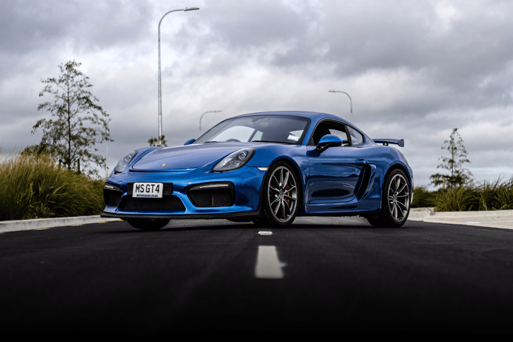 Porsche Cayman GT4