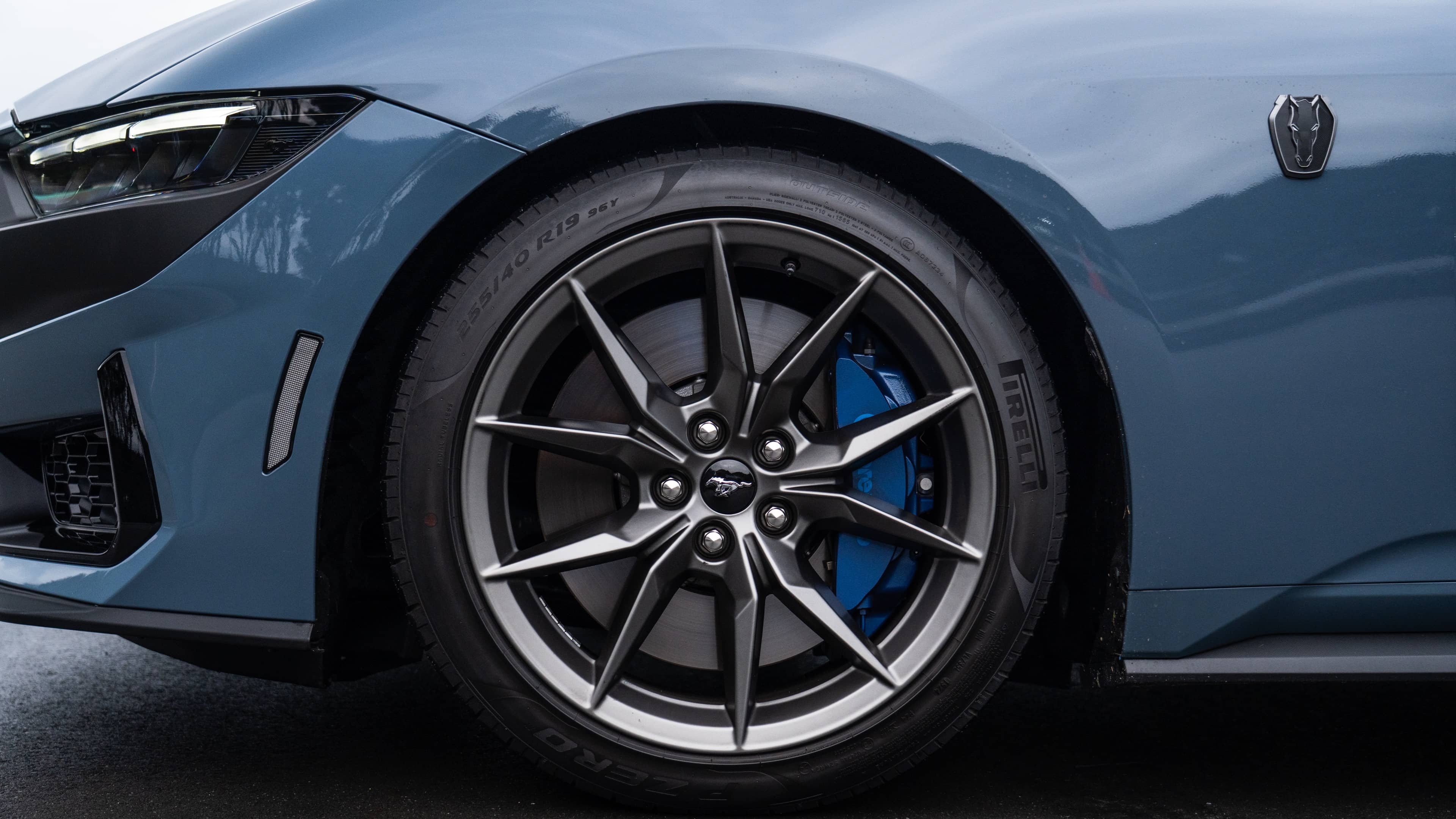 Mustang Dark Horse - Image 1