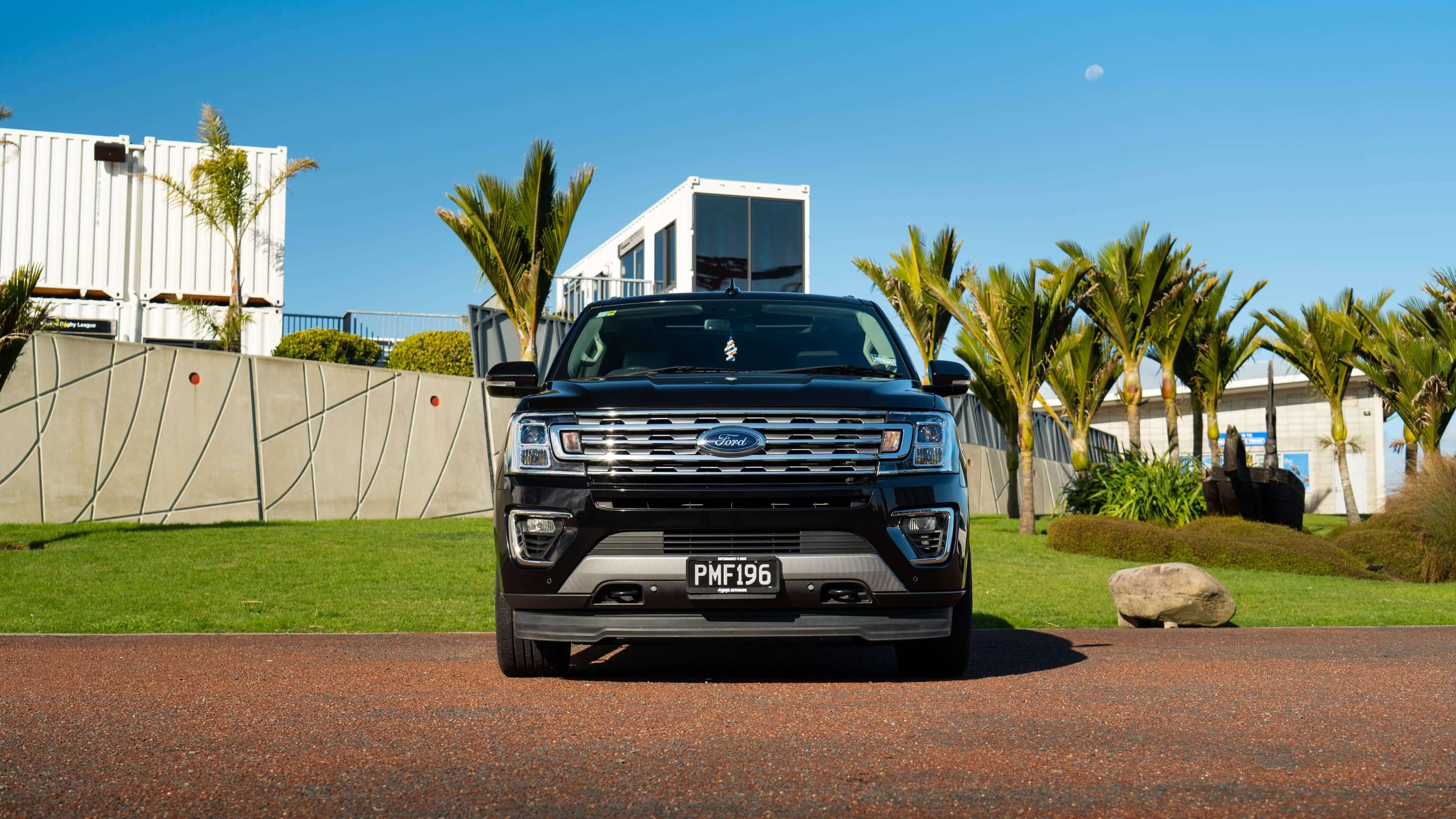 Ford Expedition Max - Image 2