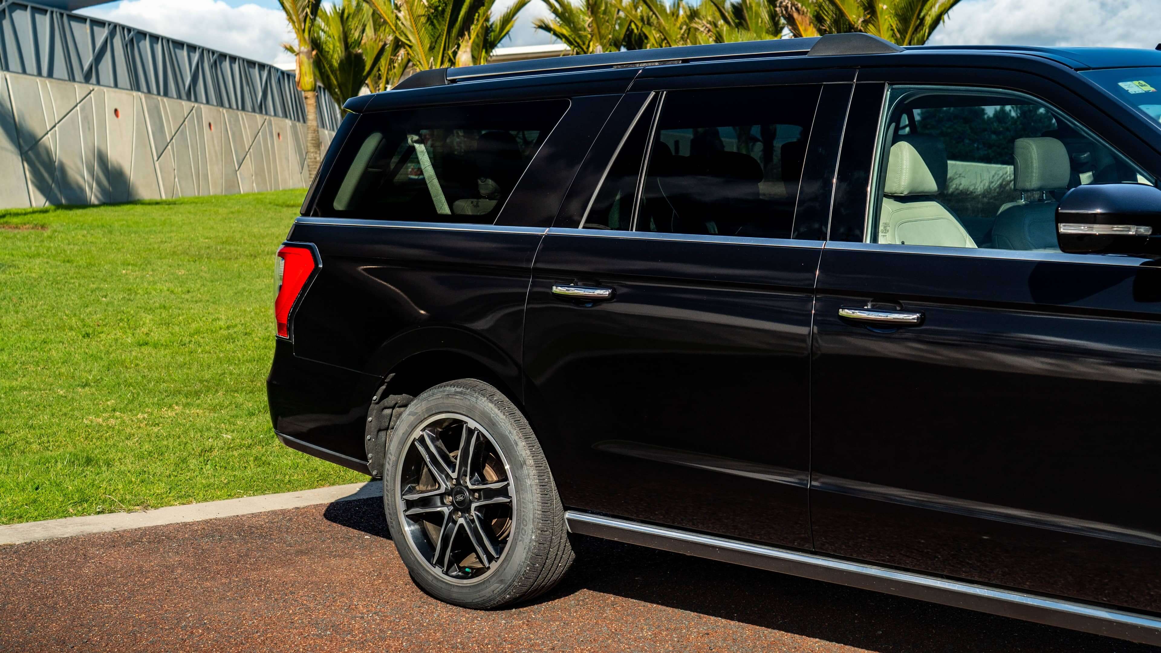 Ford Expedition Max - Image 6