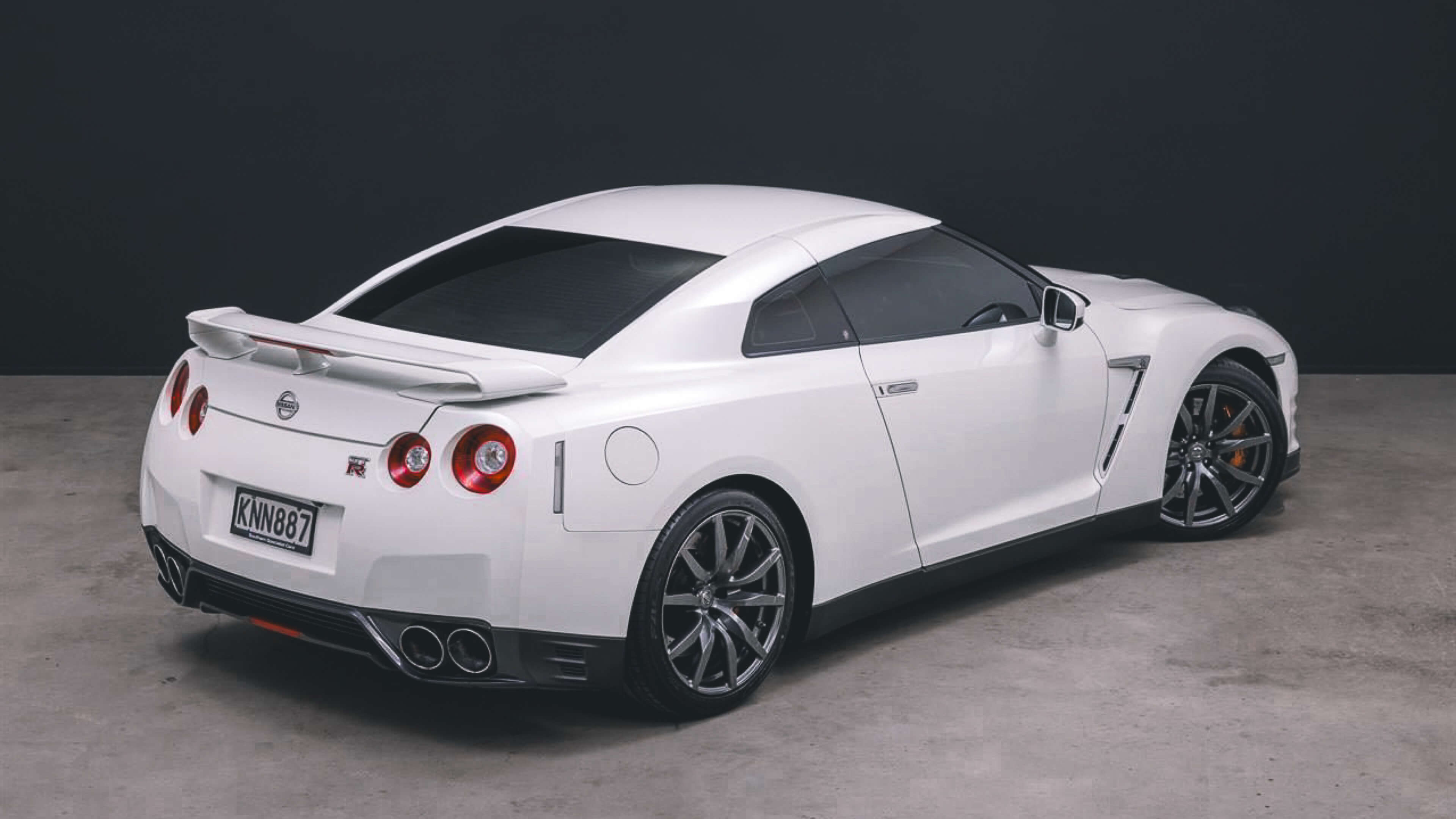 Nissan GTR R35 - Image 9