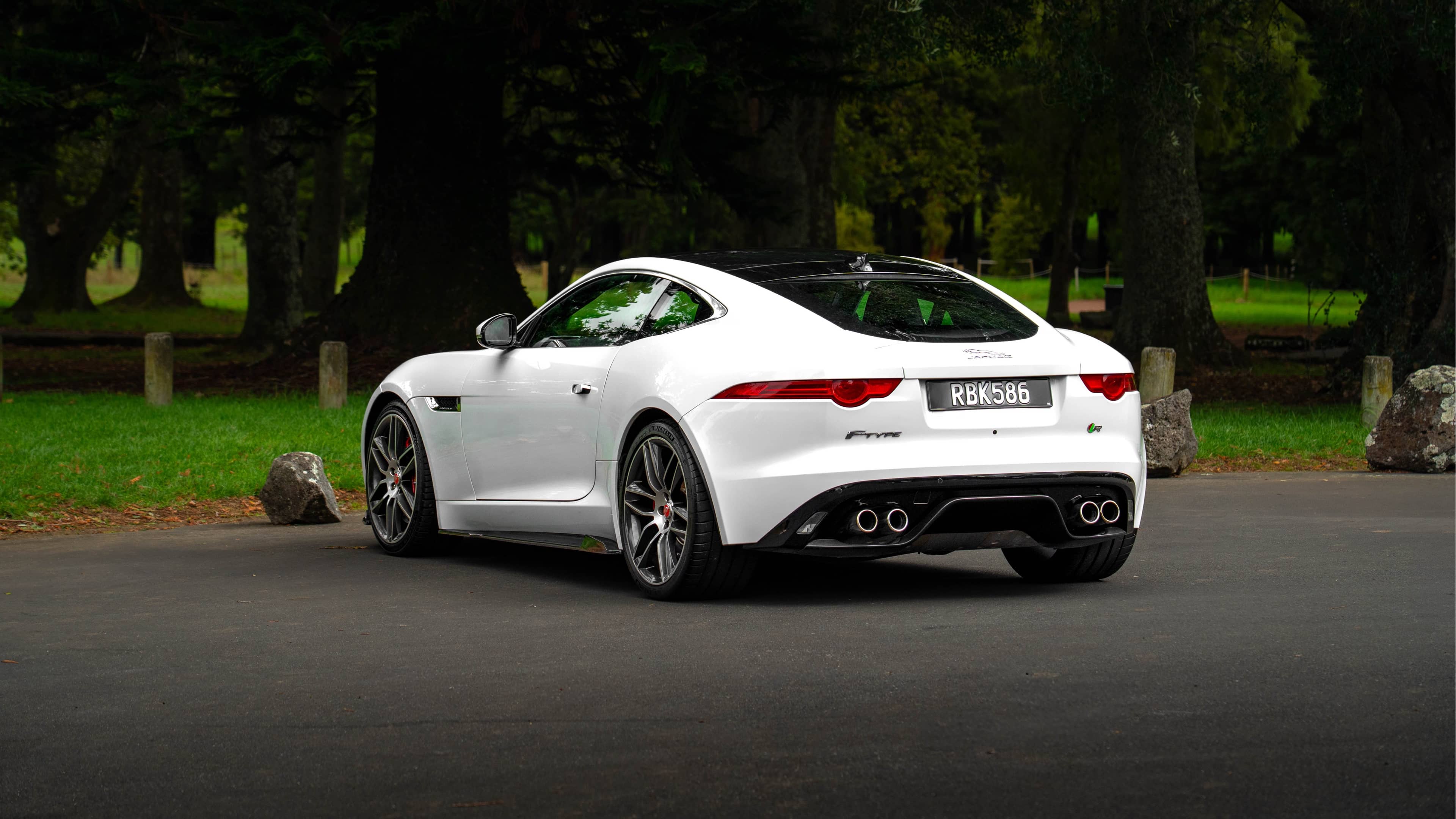 Jaguar F-Type R - Image 1