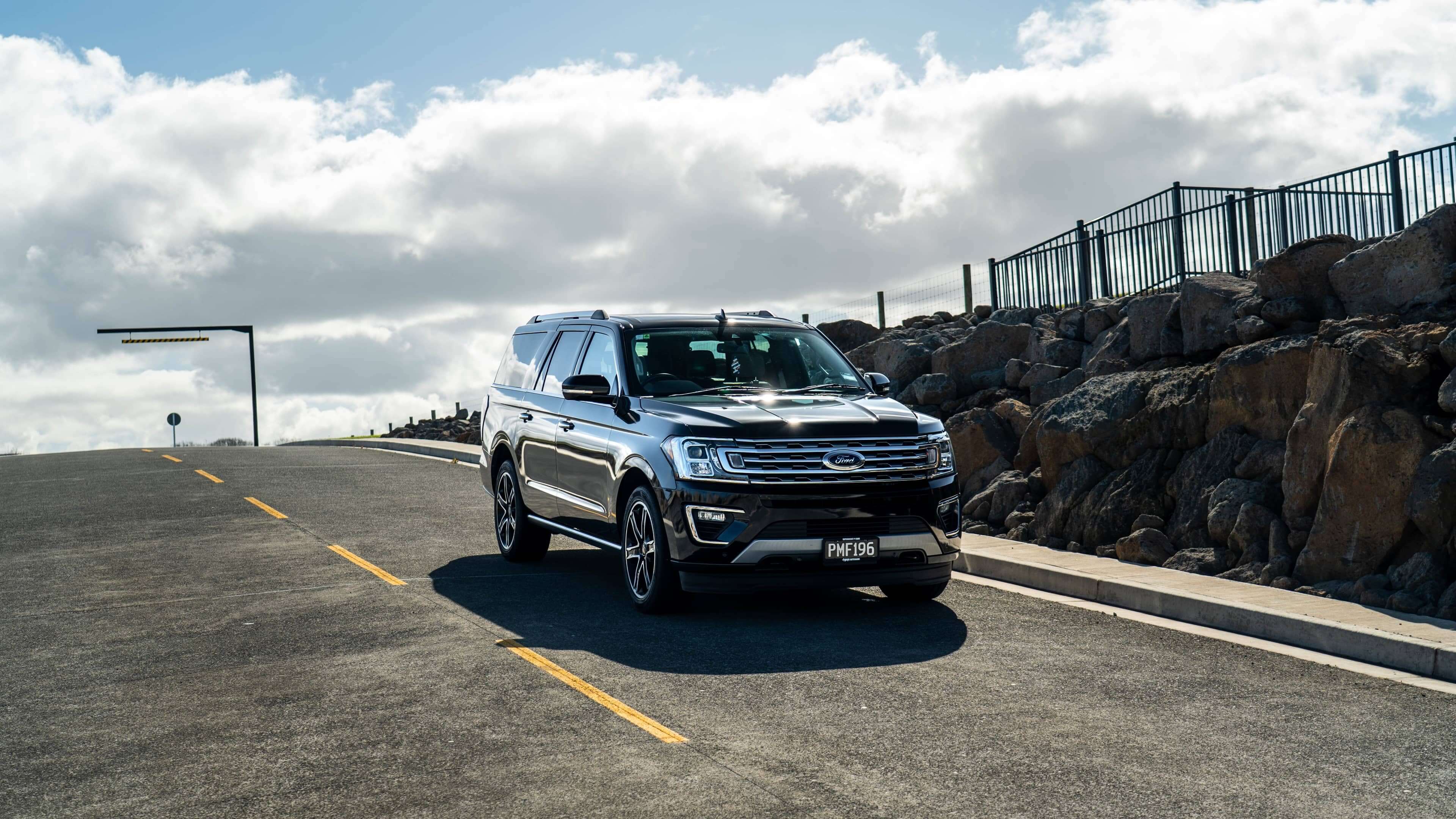 Ford Expedition Max - Image 1