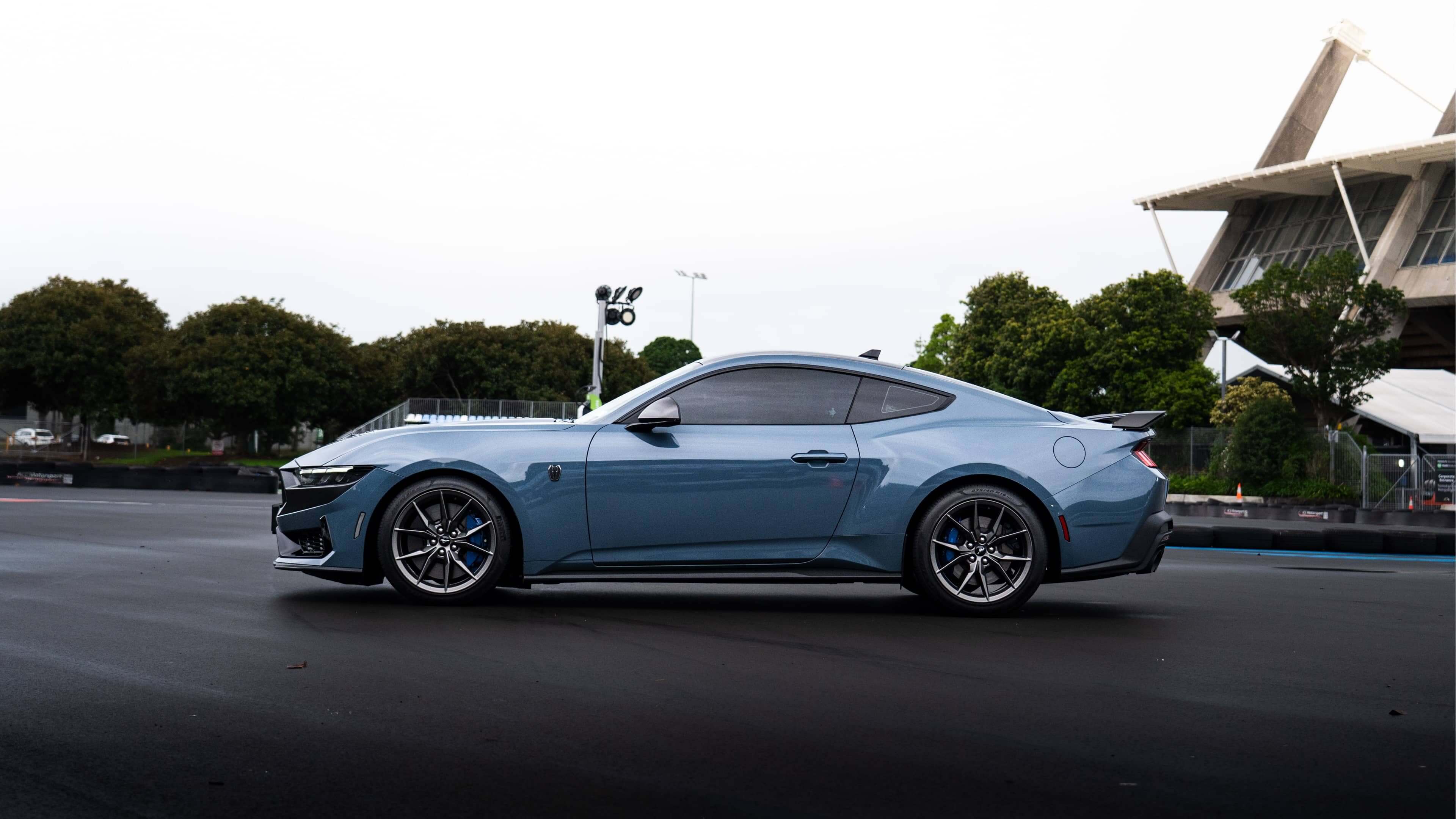 Mustang Dark Horse - Image 2