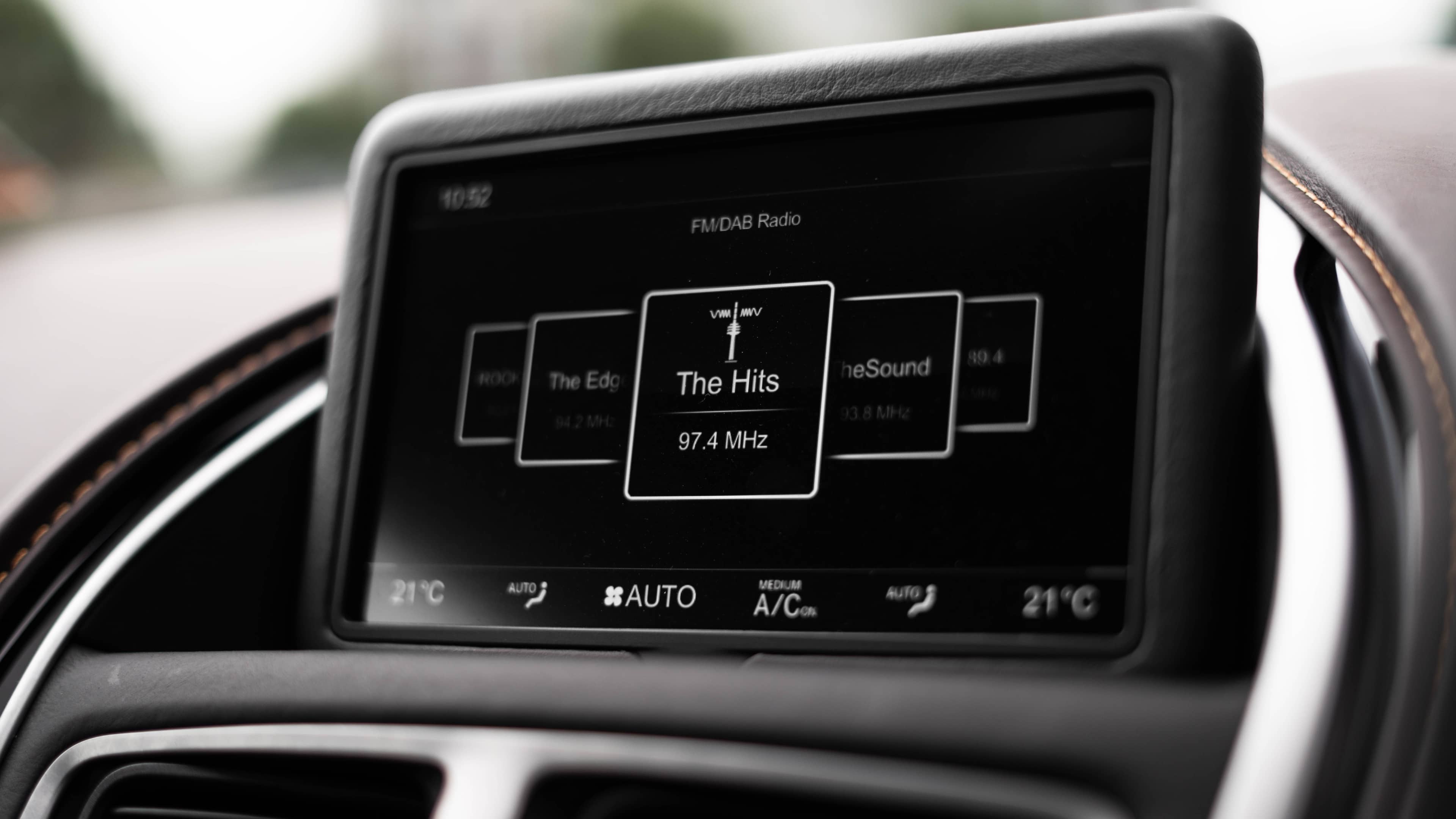 Aston Martin DB11 - Image 18