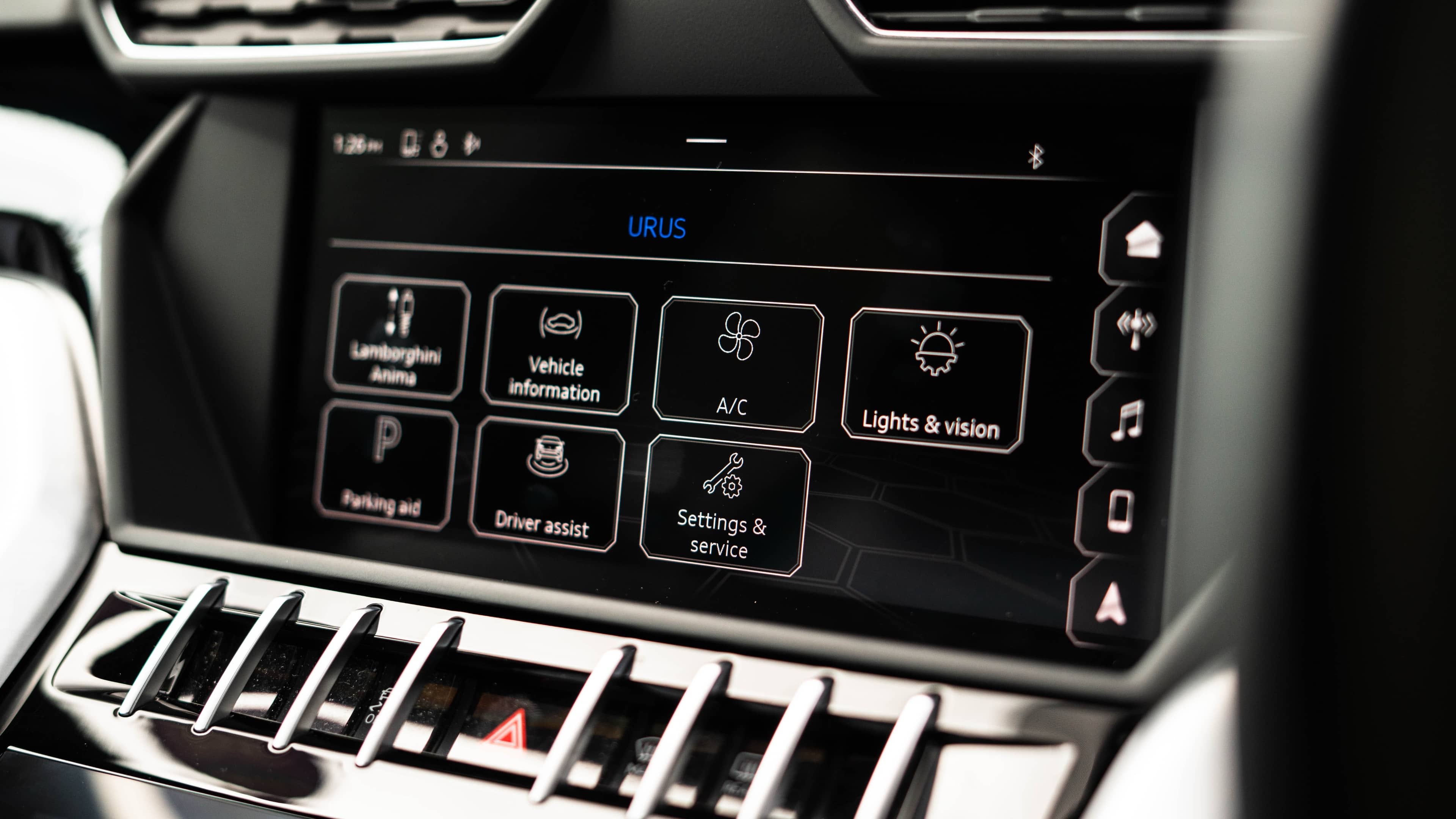 Lamborghini Urus - Image 17