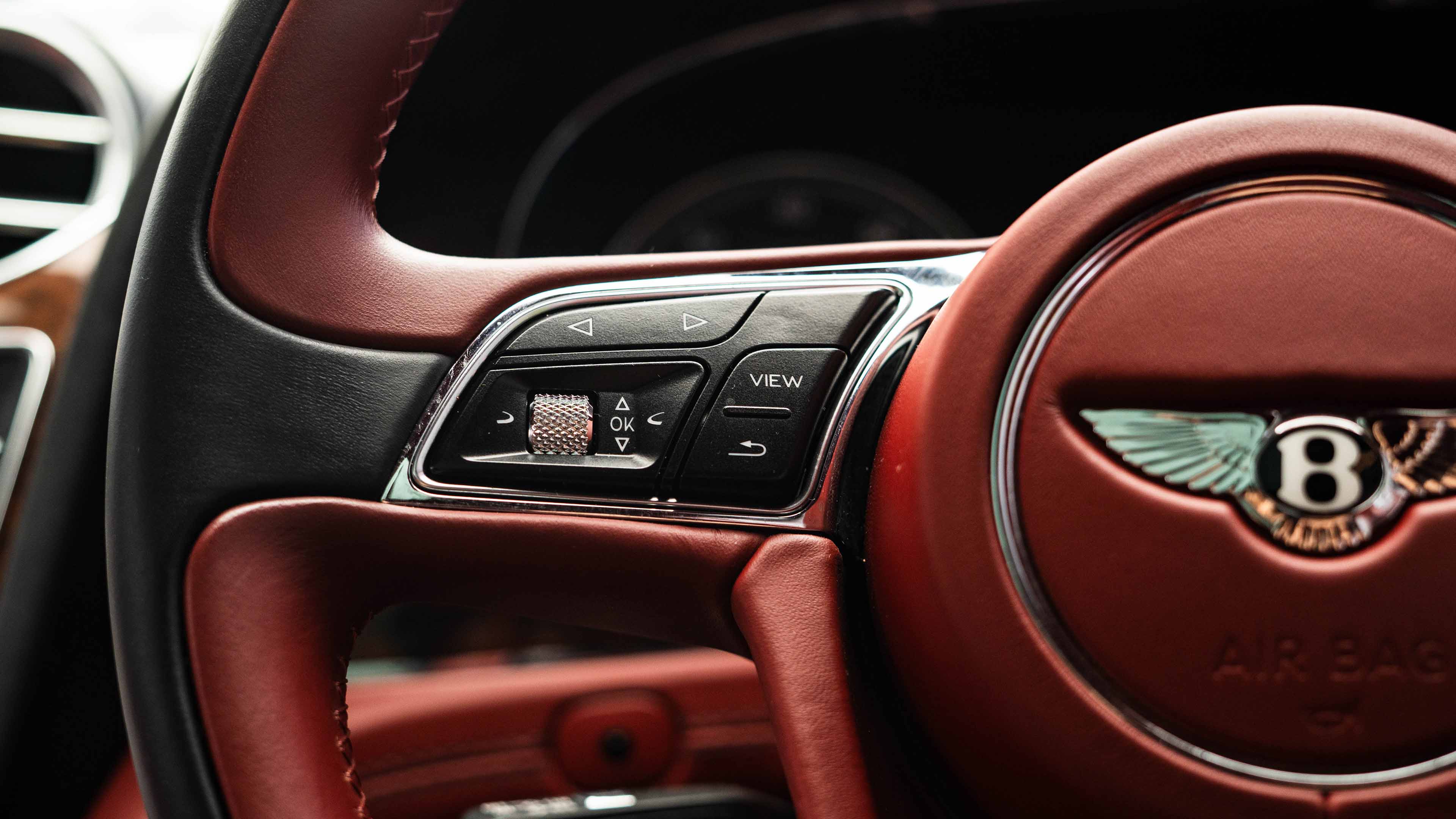 Bentley Bentayga Mulliner - Image 10