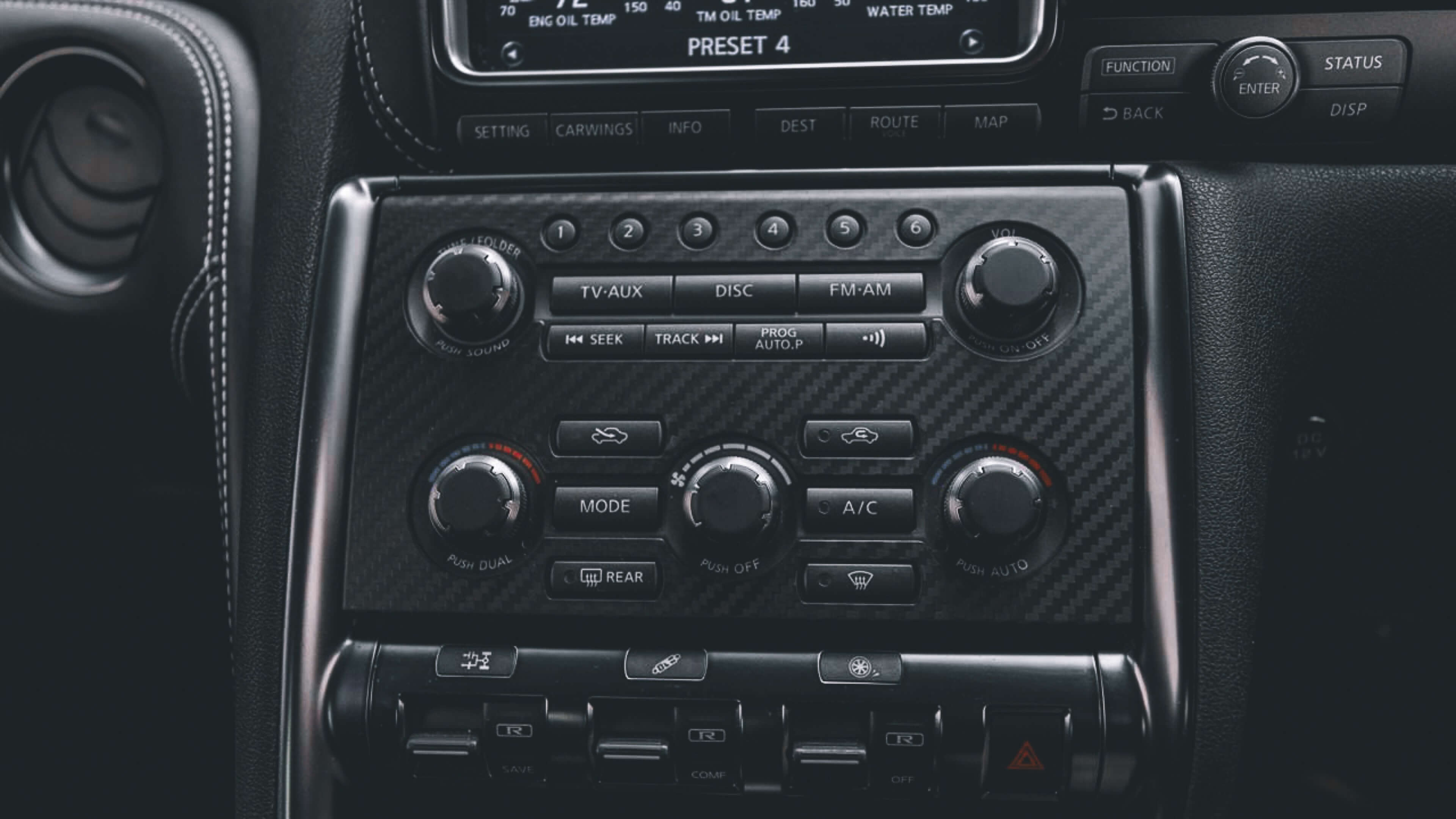 Nissan GTR R35 - Image 14