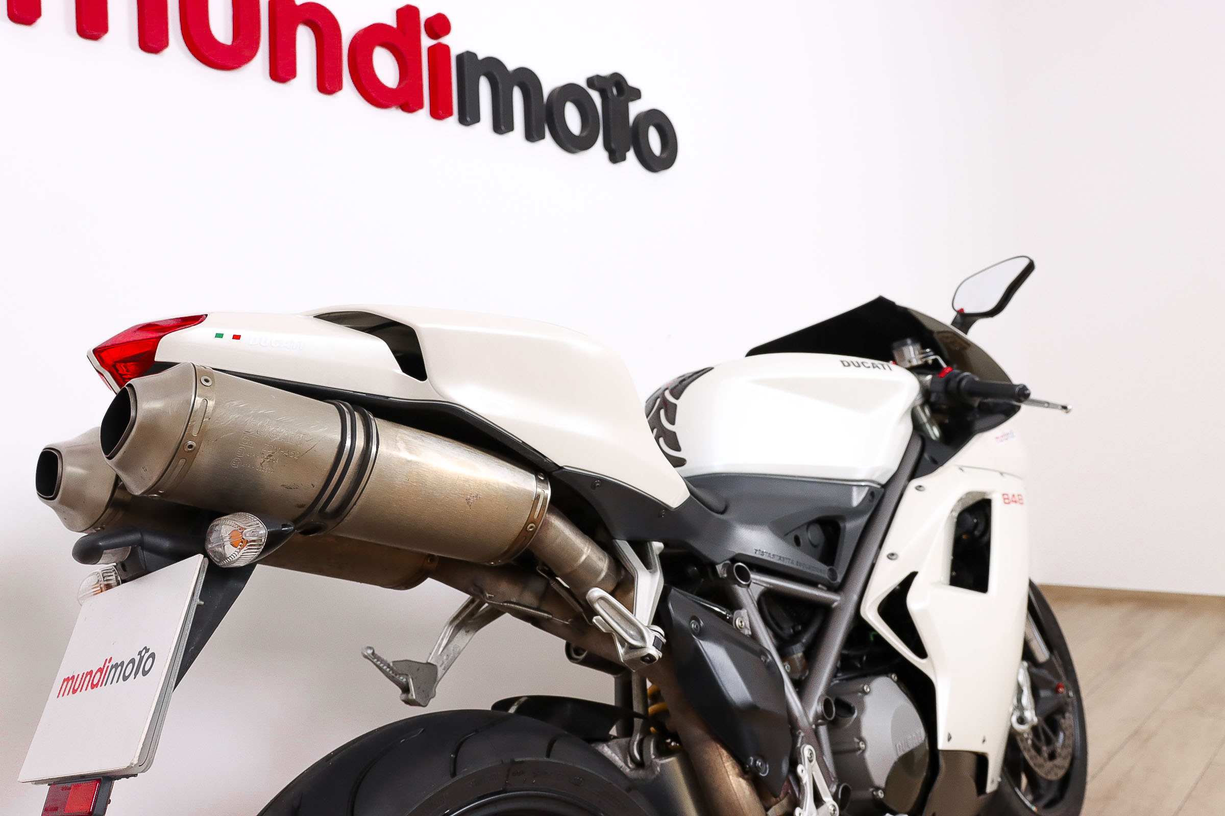 DUCATI 848 SuperbikeDUCATI4 DUCATI 848 SuperbikeDUCATI4