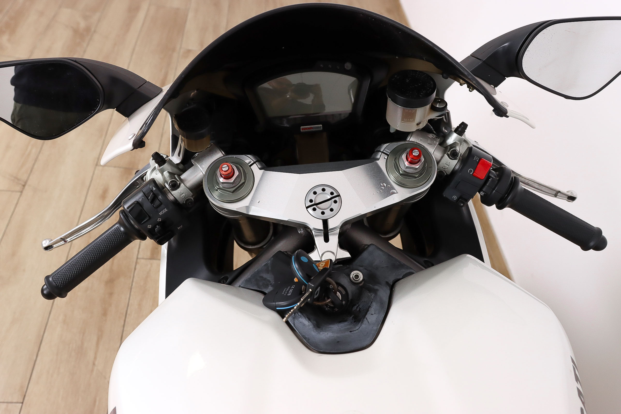 DUCATI 848 SuperbikeDUCATI10 DUCATI 848 SuperbikeDUCATI10