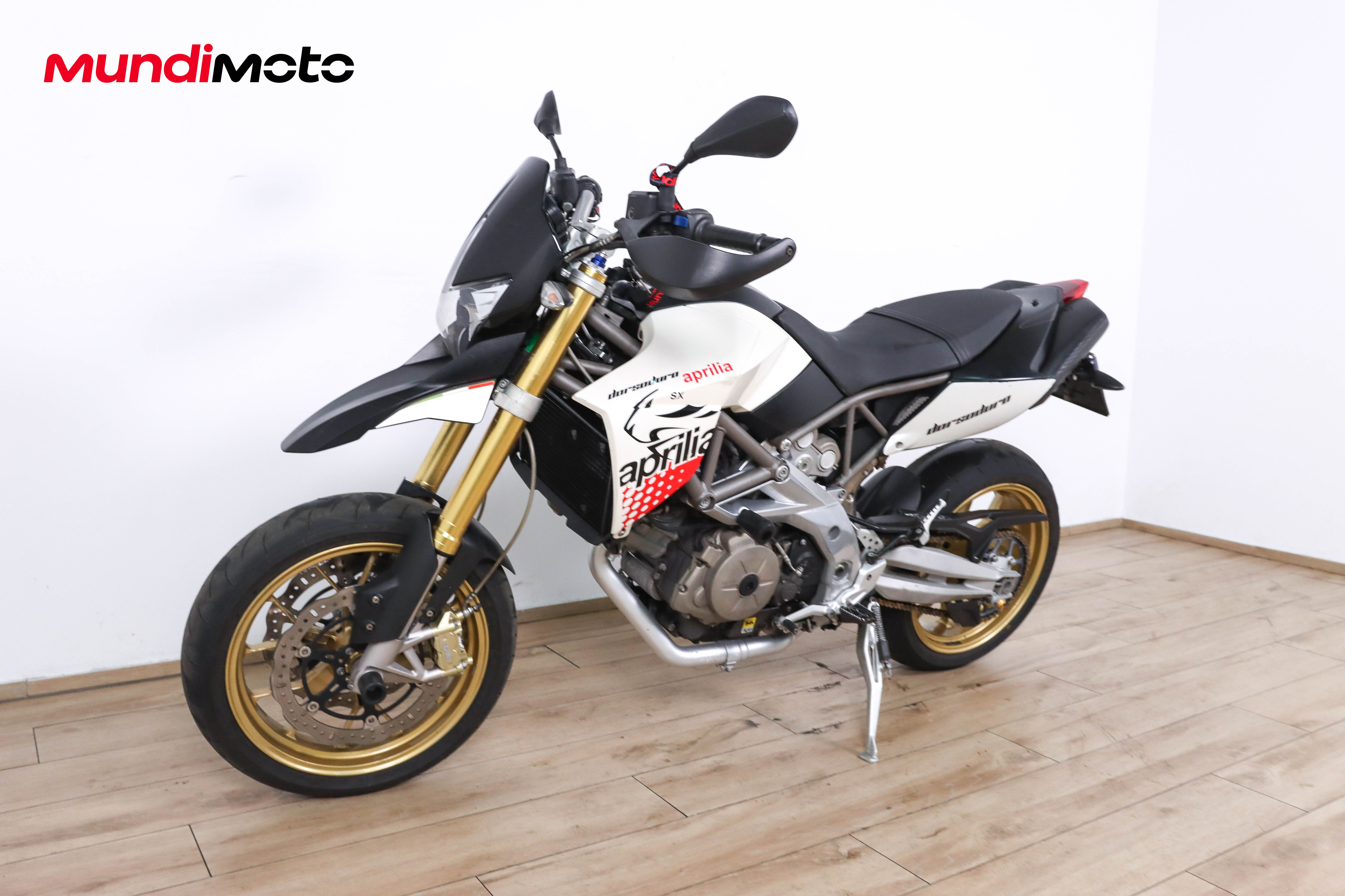 APRILIA Dorsoduro 750APRILIA5 APRILIA Dorsoduro 750APRILIA5