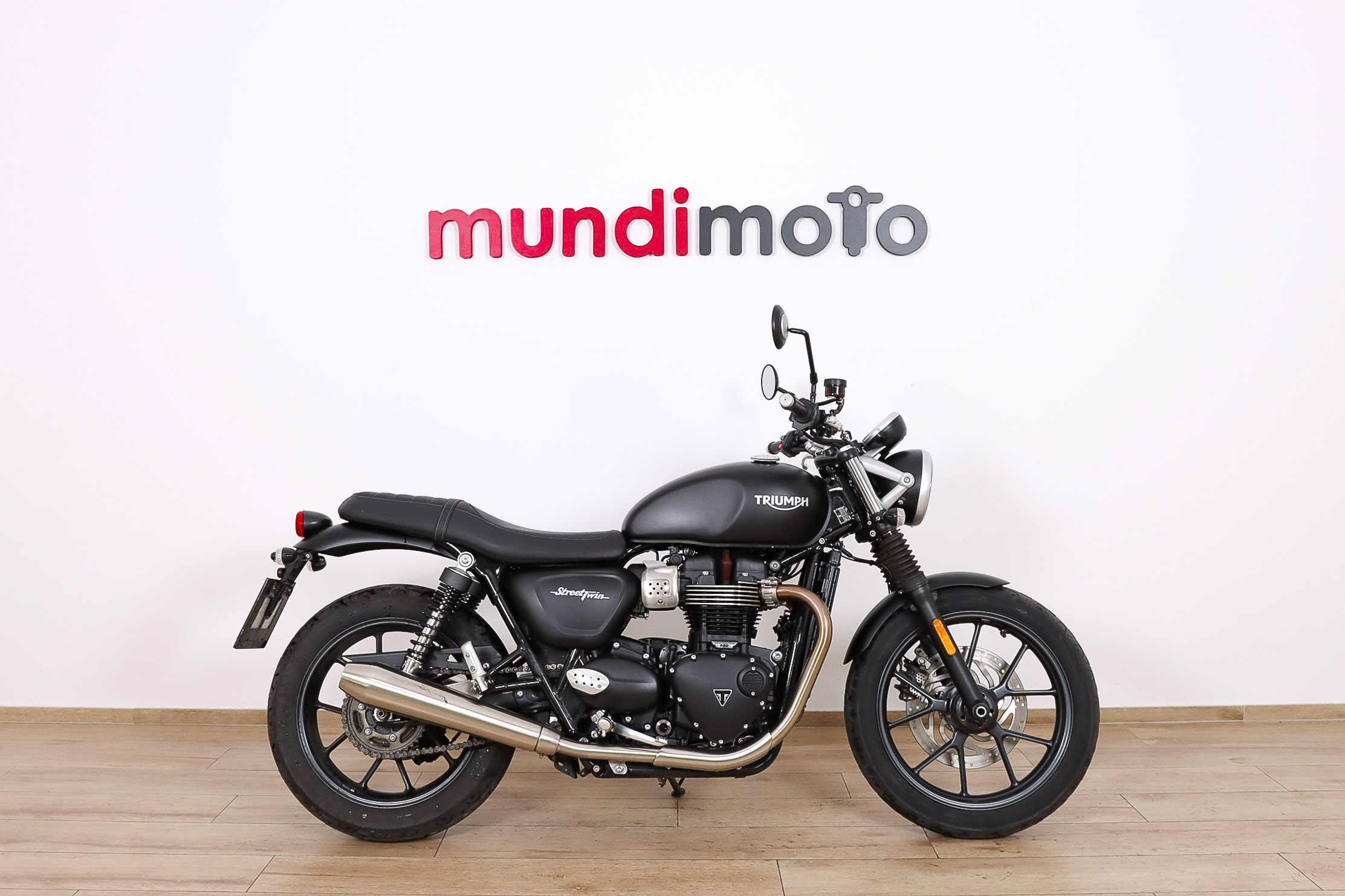 TRIUMPH Street TwinTRIUMPH0 TRIUMPH Street TwinTRIUMPH0