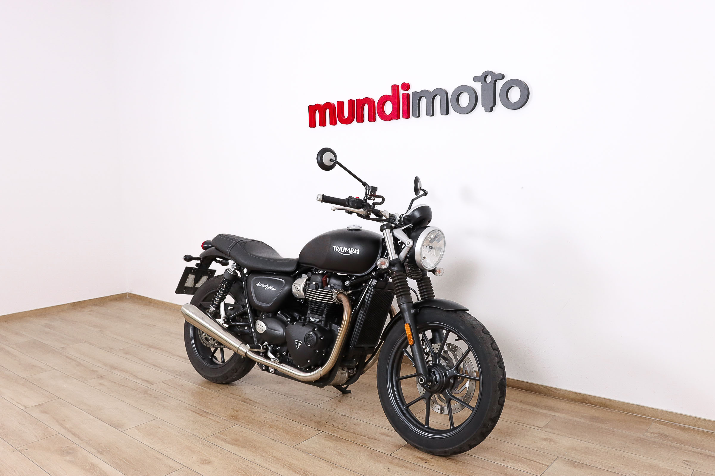 TRIUMPH Street TwinTRIUMPH1 TRIUMPH Street TwinTRIUMPH1