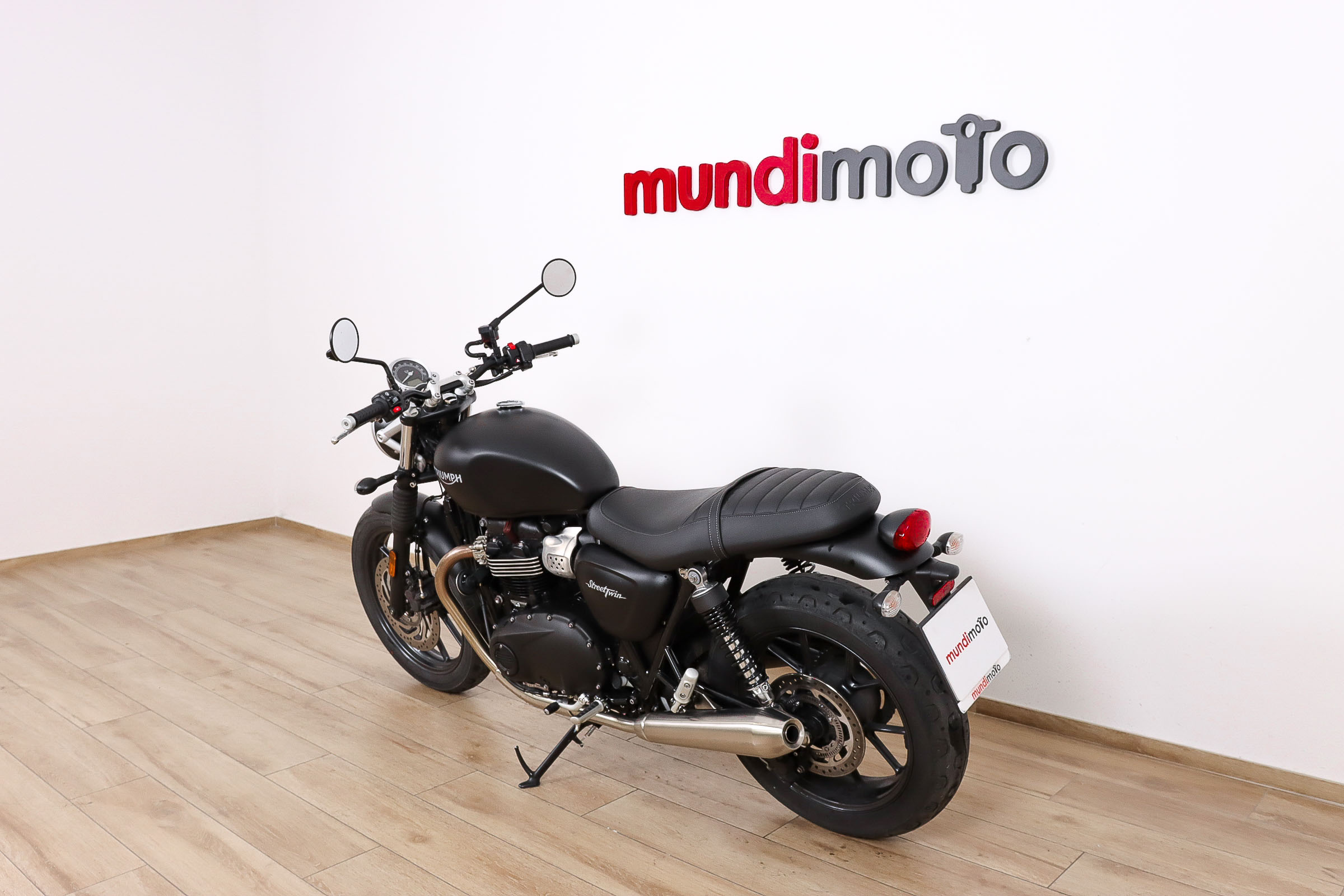 TRIUMPH Street TwinTRIUMPH8 TRIUMPH Street TwinTRIUMPH8