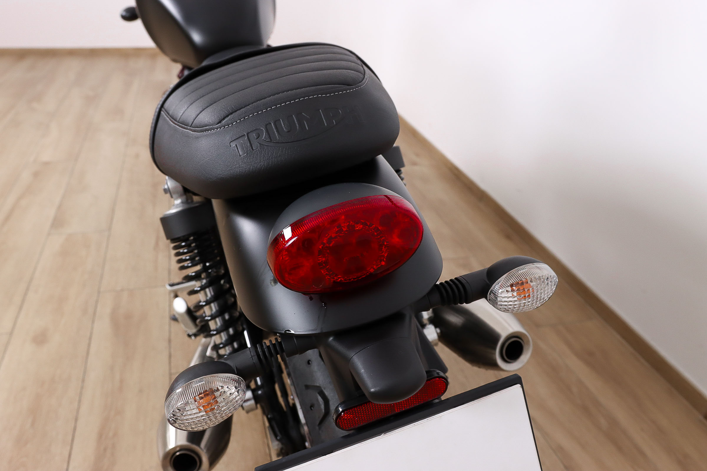 TRIUMPH Street TwinTRIUMPH10 TRIUMPH Street TwinTRIUMPH10