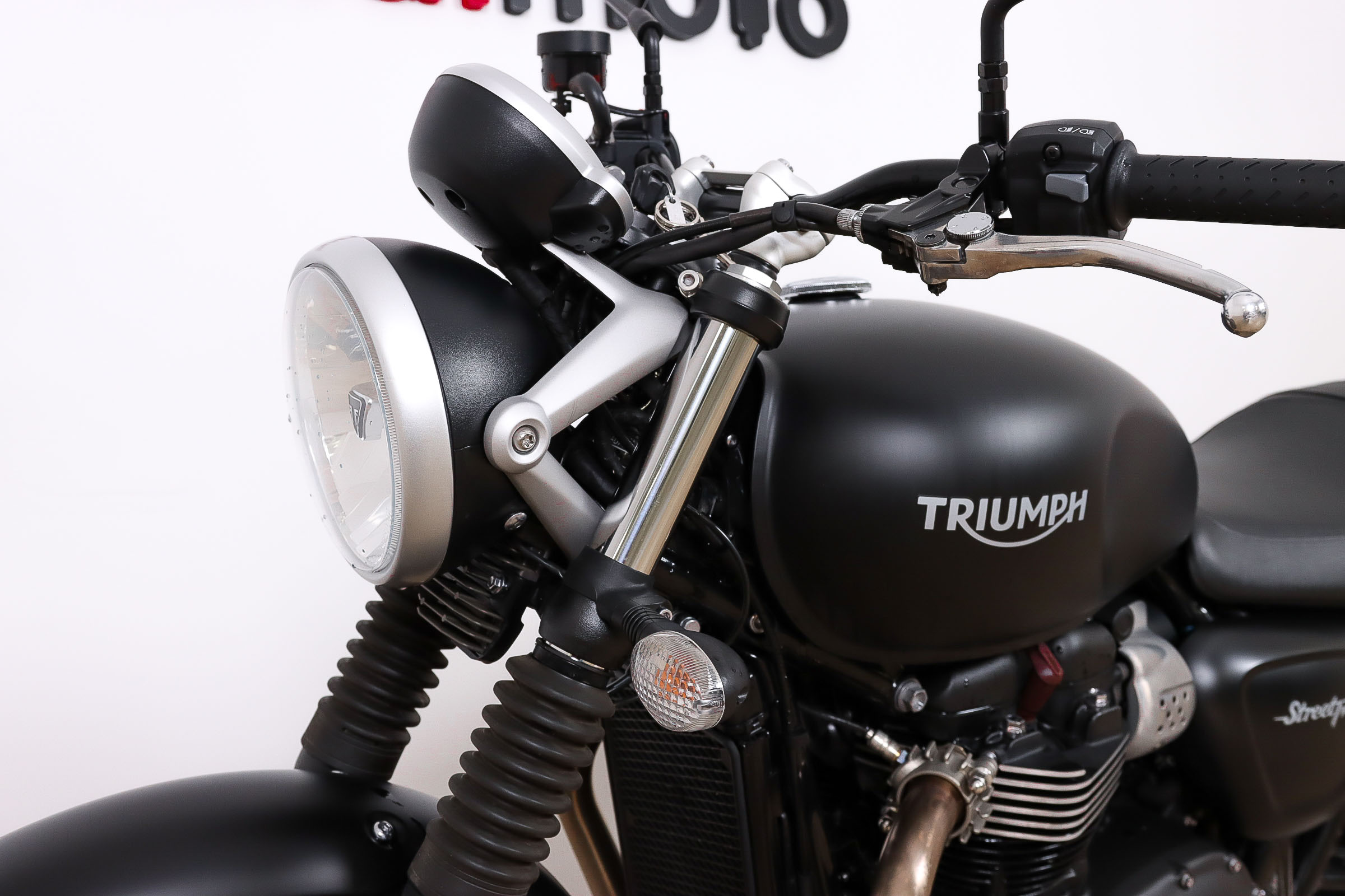 TRIUMPH Street TwinTRIUMPH12 TRIUMPH Street TwinTRIUMPH12