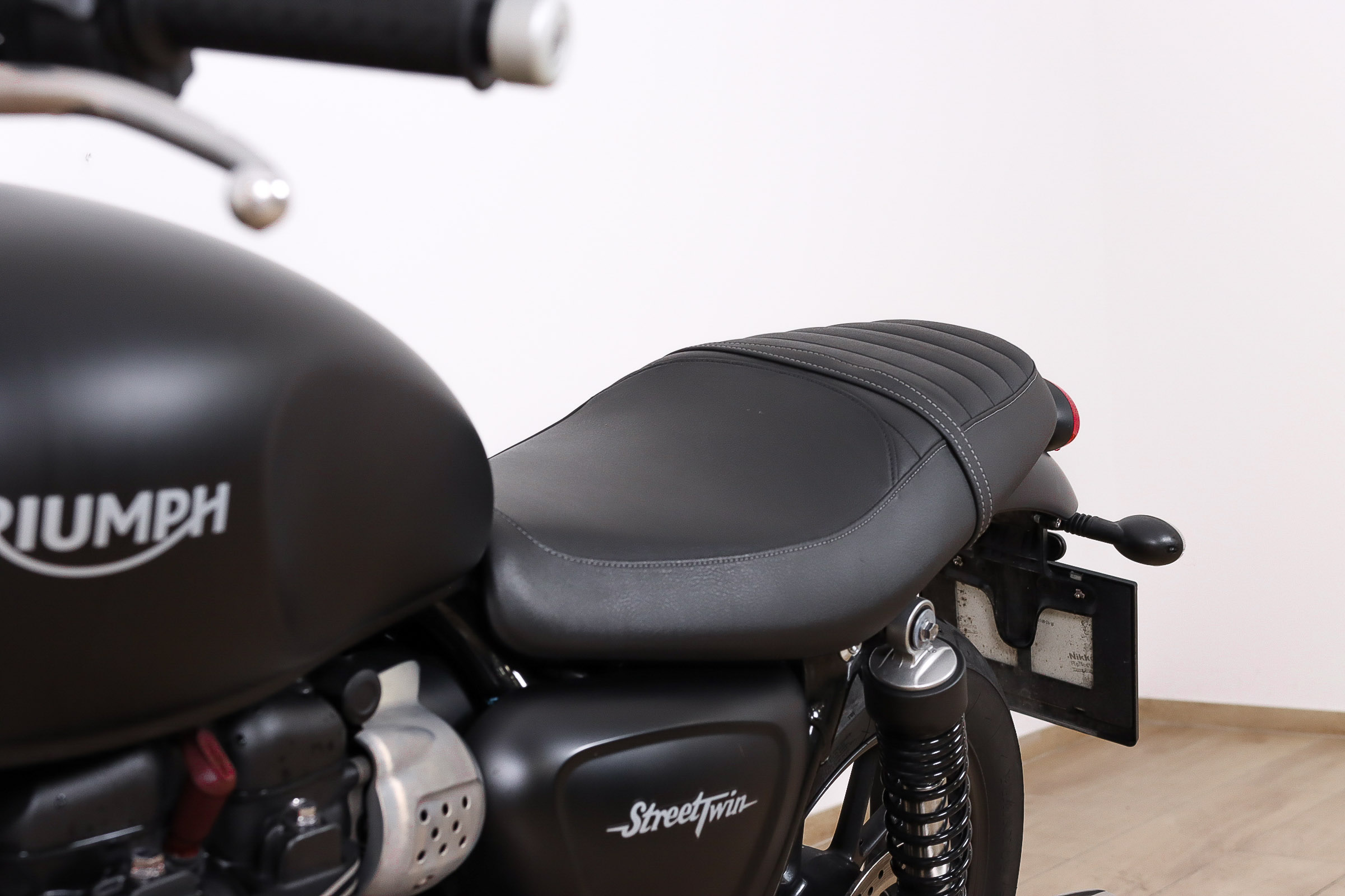 TRIUMPH Street TwinTRIUMPH13 TRIUMPH Street TwinTRIUMPH13
