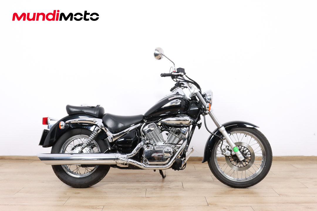 SUZUKI Intruder 250 LCSUZUKI0 SUZUKI Intruder 250 LCSUZUKI0