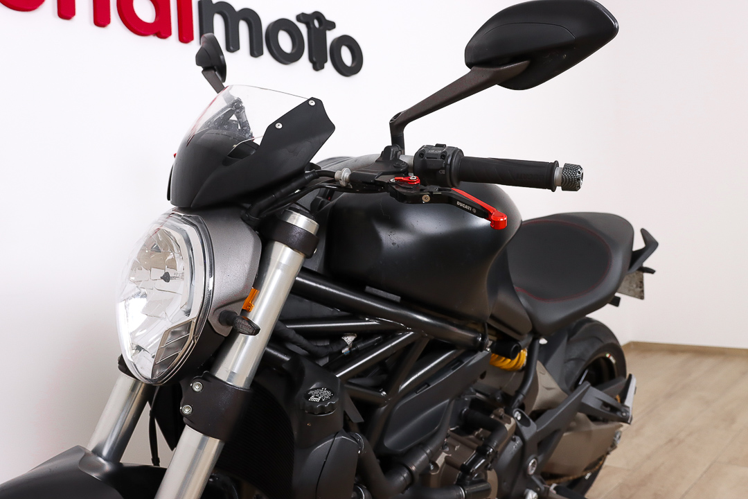 DUCATI Monster 821 DarkDUCATI2 DUCATI Monster 821 DarkDUCATI2