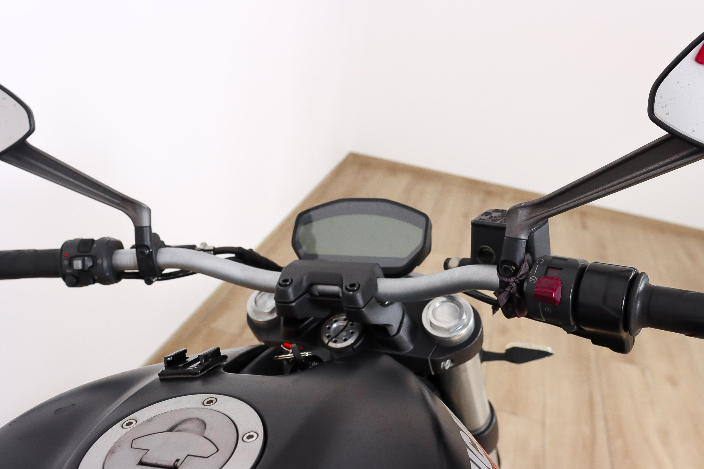 DUCATI Monster 821DUCATI6 DUCATI Monster 821DUCATI6
