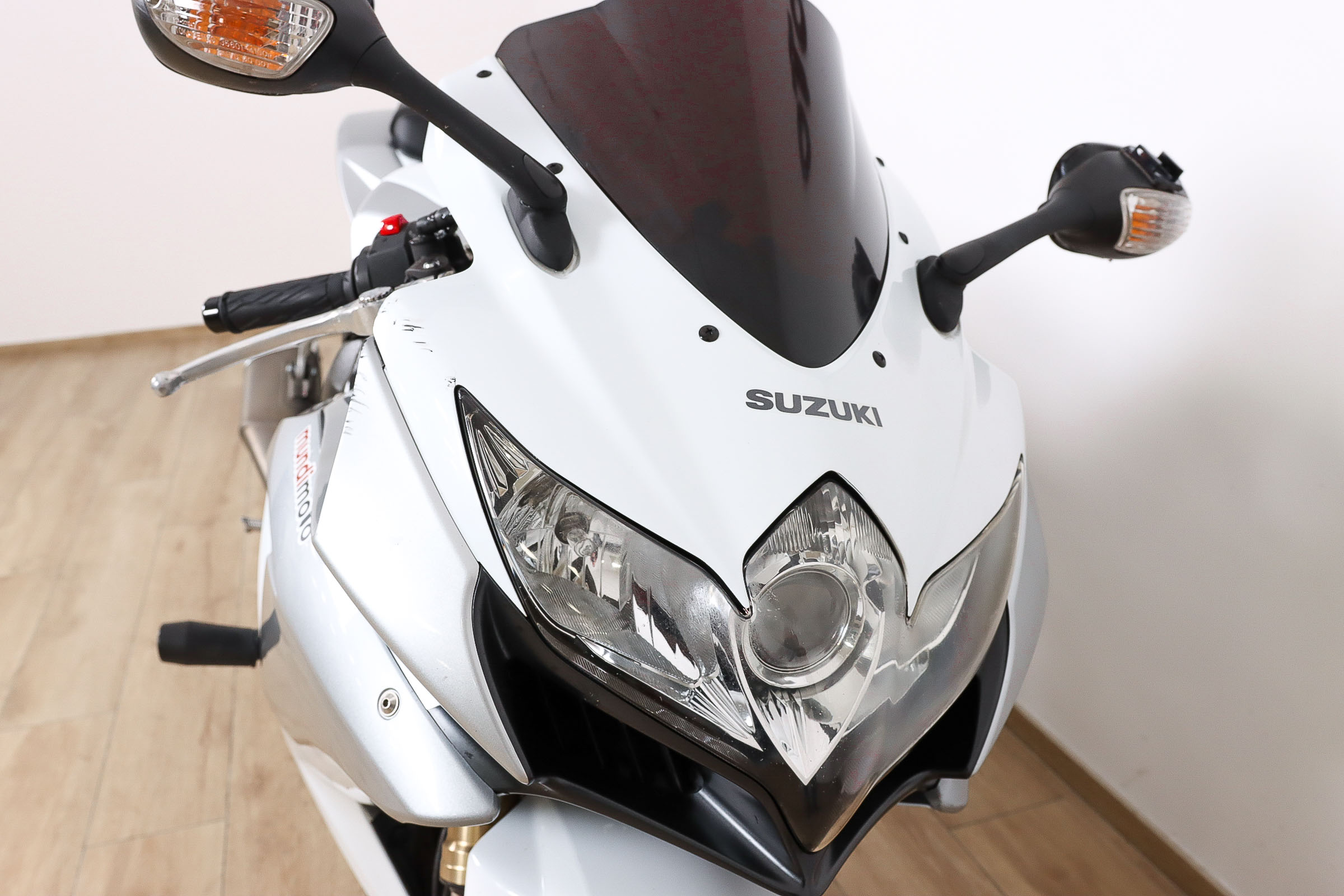 SUZUKI GSX R600SUZUKI3 SUZUKI GSX R600SUZUKI3