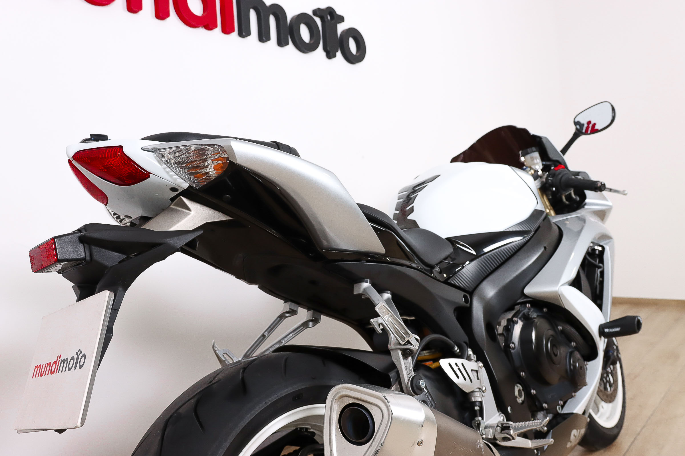 SUZUKI GSX R600SUZUKI5 SUZUKI GSX R600SUZUKI5